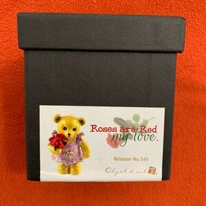 New Art form Objet d'art Bear trinket in a box